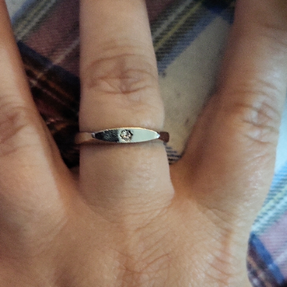 Elegant Silver Ring with Diamond Accent